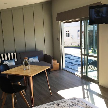 Kohimarama Beach Bed & Breakfast - Style And Privacy In Superb Location Оукланд Екстериор снимка