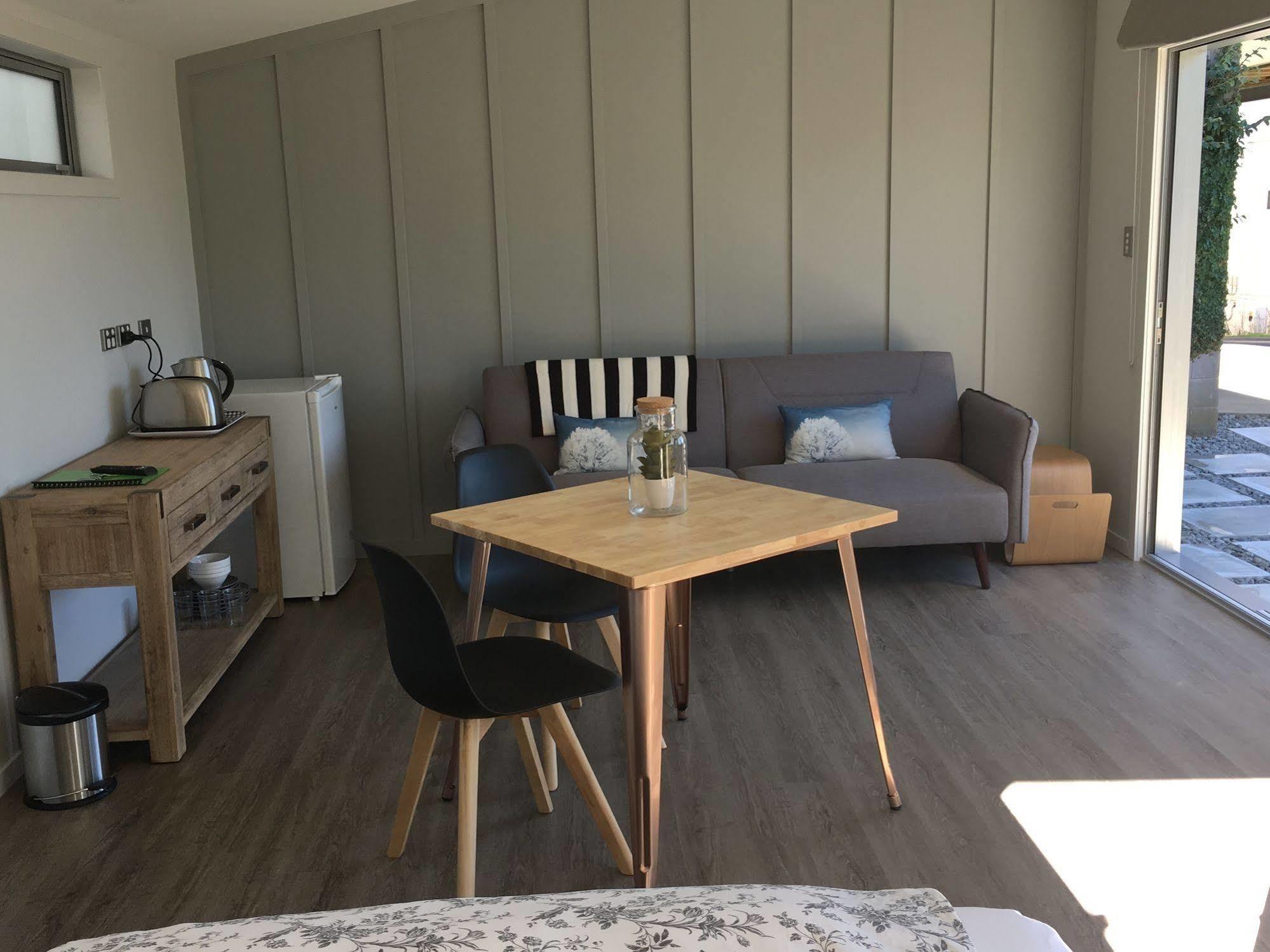 Kohimarama Beach Bed & Breakfast - Style And Privacy In Superb Location Оукланд Екстериор снимка
